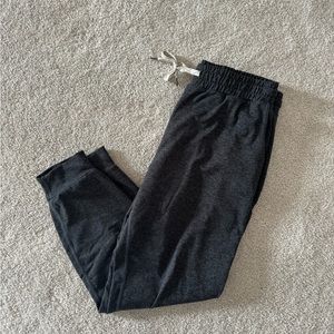 Vuori Heather Charcoal Performance Joggers